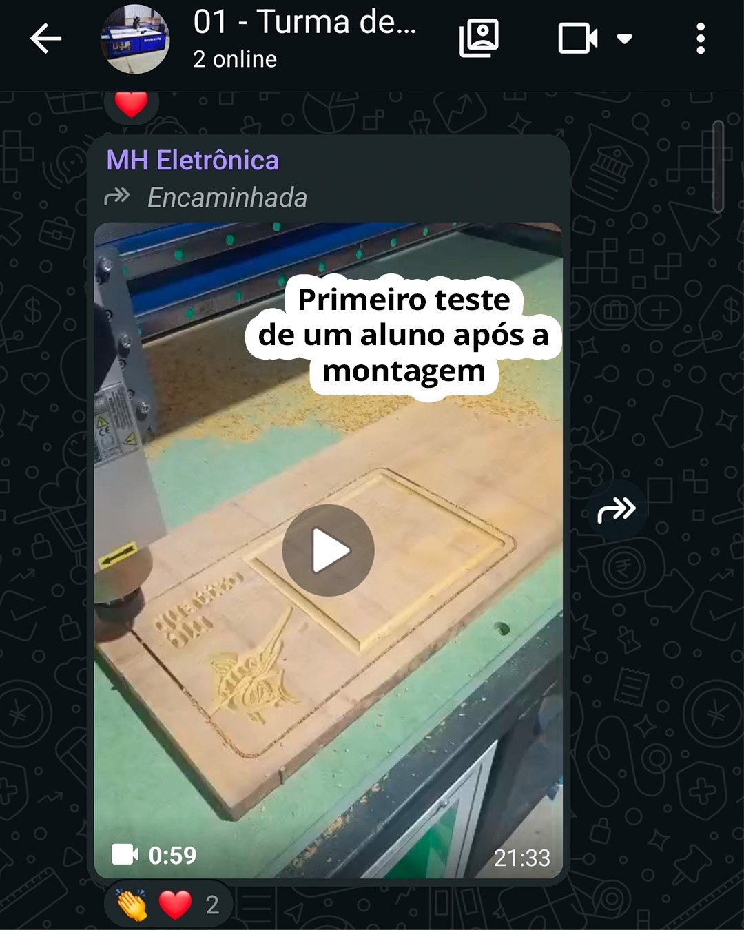 Print do grupo: vídeo do primeiro teste de usinagem de um aluno após concluir a montagem