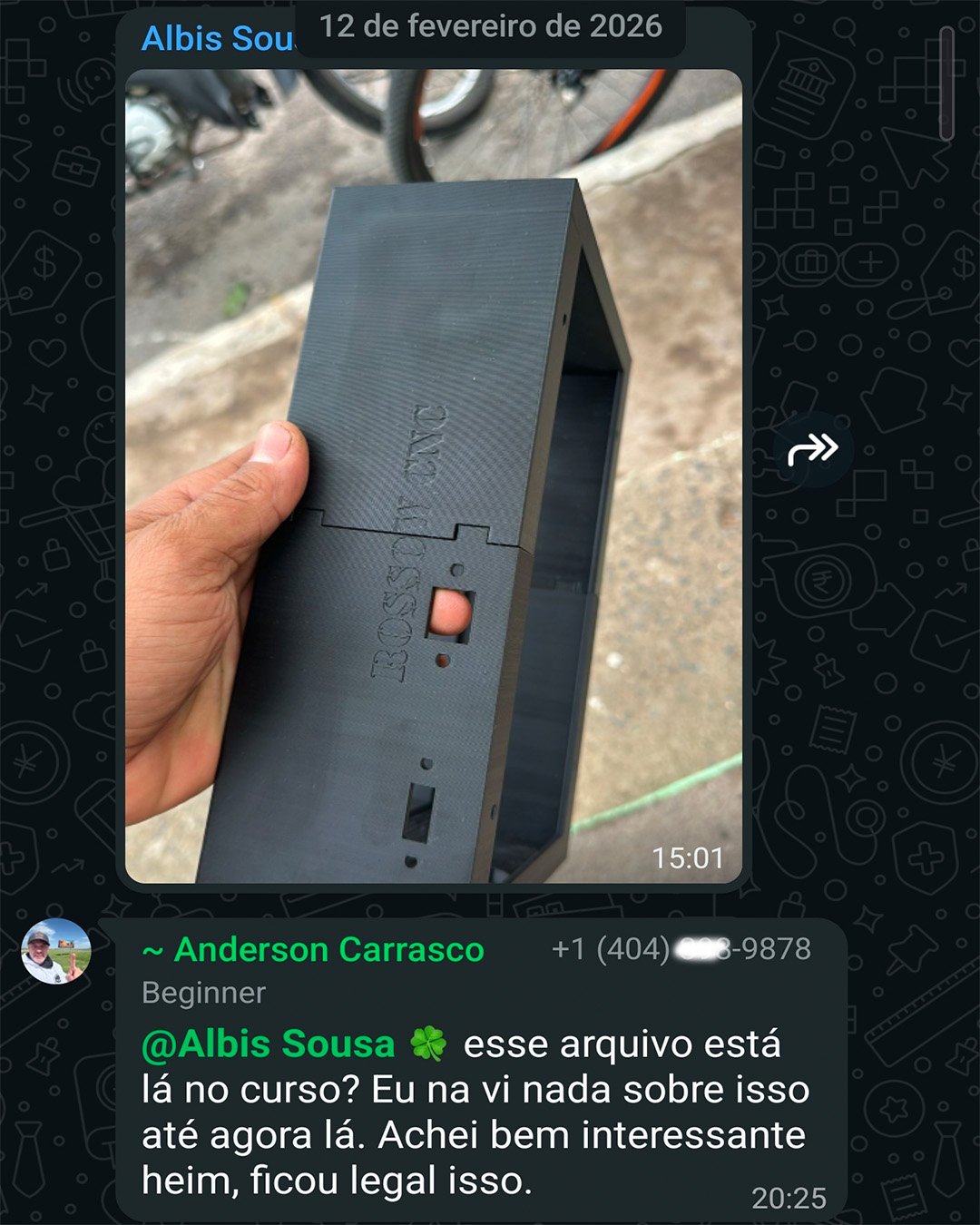 Print do grupo: aluno mostra peça impressa em 3D com gravação Rossow CNC e comunidade reage